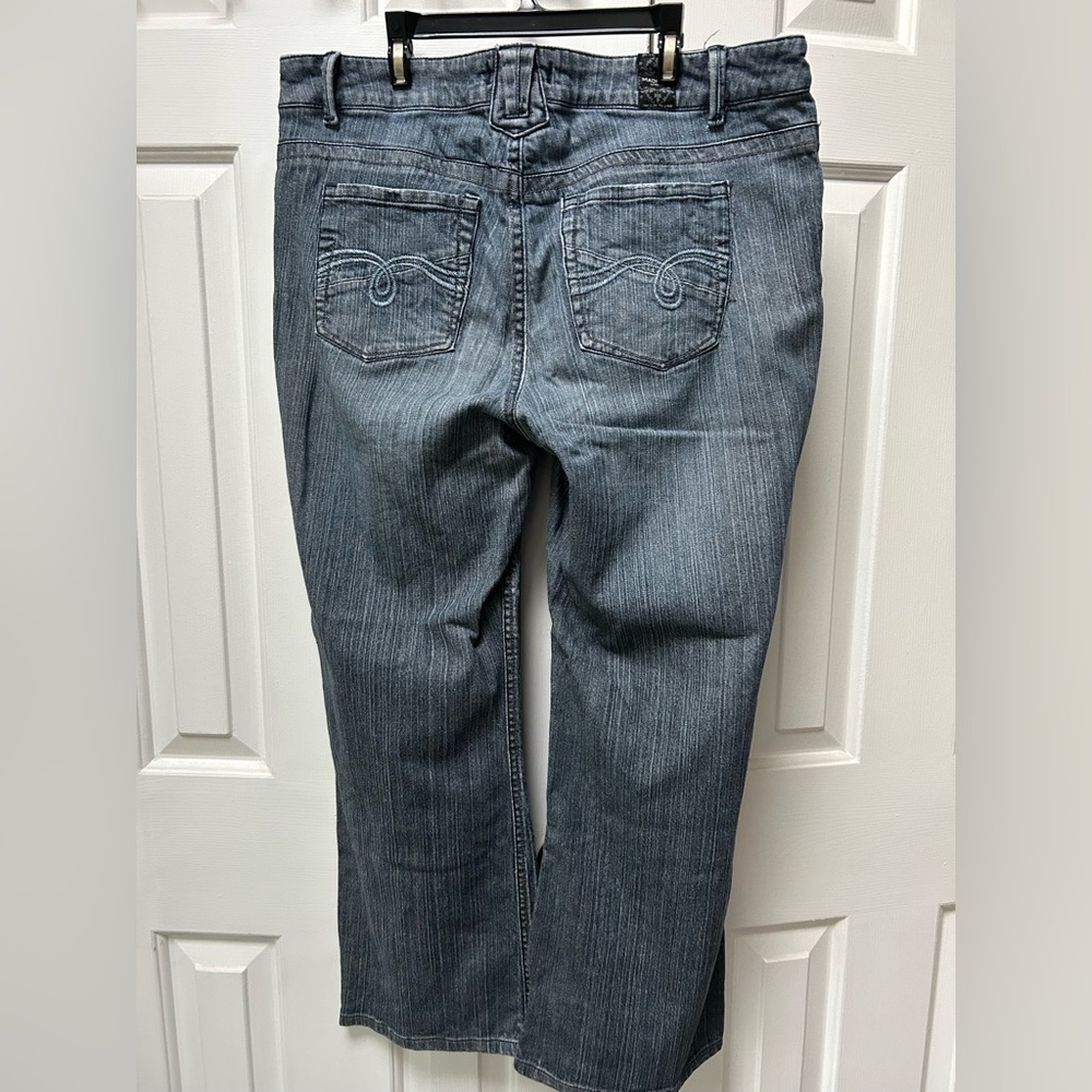 Madison Jeanswear, Classic Blue Women's Bootcut Denim Jeans, sz 14, good cond. - Picture 3 of 8